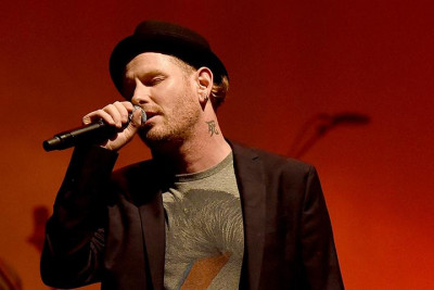 Corey Taylor Gabung Band Tiruan Slipknot? thumbnail